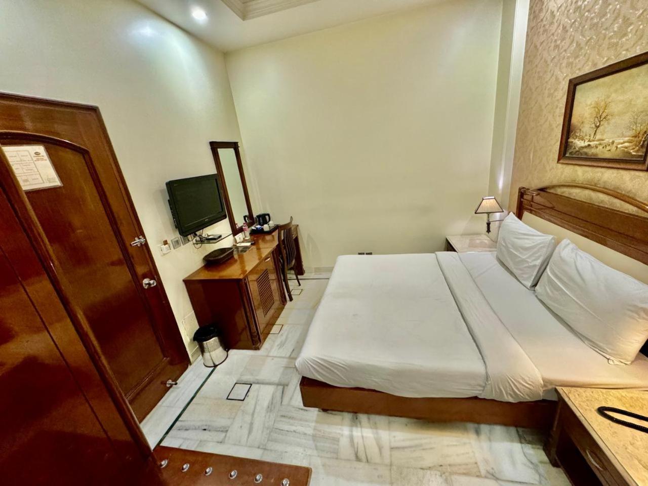 Hotel Florence Inn, Karol Bagh, New Delhi, 2 Min From Metro Delhi (National Capital Territory of India) Exterior foto