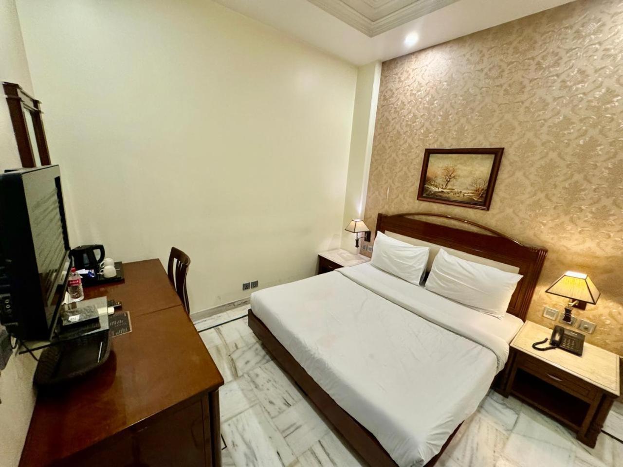 Hotel Florence Inn, Karol Bagh, New Delhi, 2 Min From Metro Delhi (National Capital Territory of India) Exterior foto